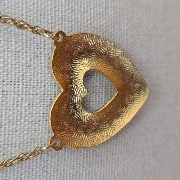 VINTAGE CLOISONNE OPEN CENTER HEART NECKLACE - Picture 3 of 5